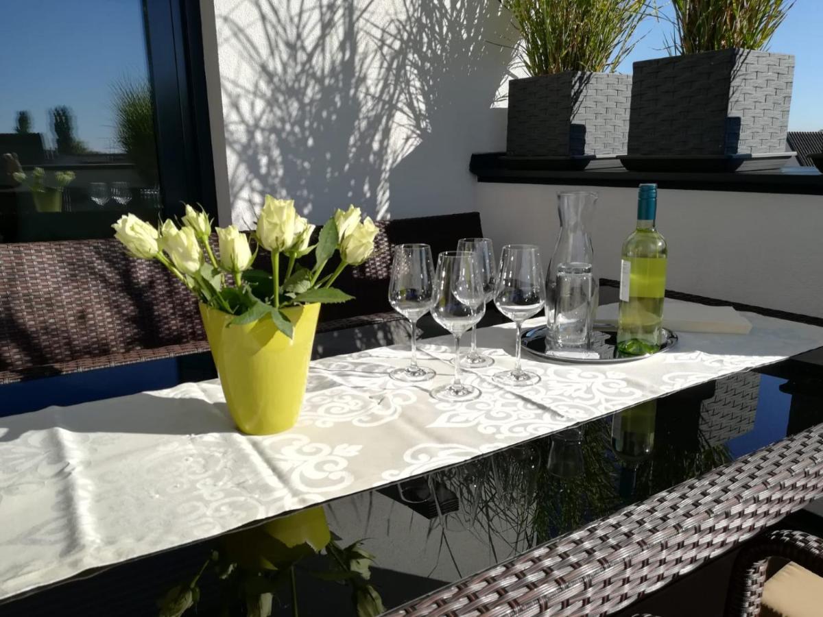 Penthouse Griemann 1 Mit Infrarotkabine Und Eigener Dachterrasse Fuer Max 4 Personen Illmitz Exterior foto